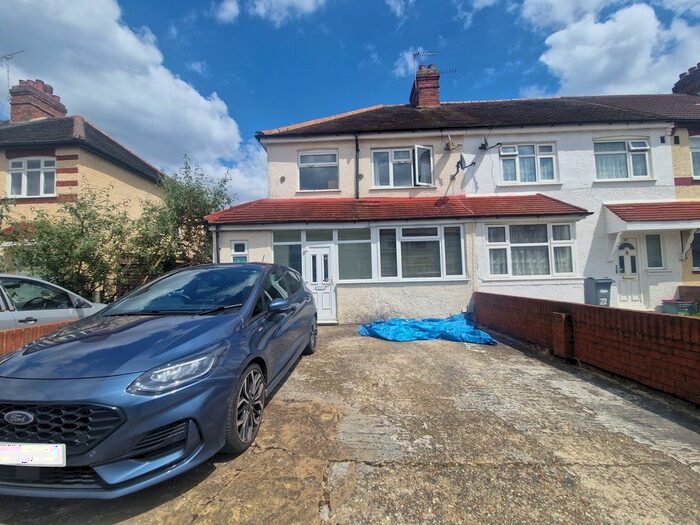 3 Bedroom Semi-Detached House To Rent In Smallberry Avenue, Isleworth, TW7