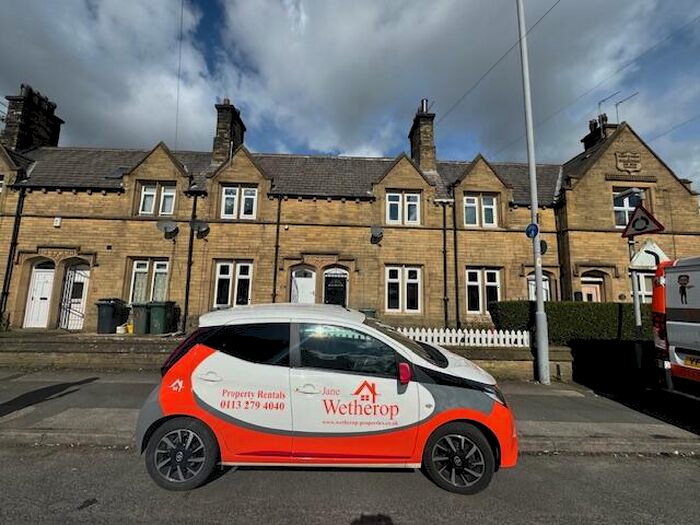 1 Bedroom Terraced House To Rent In New Cross Street, Bradford, West Yorkshire, BD5