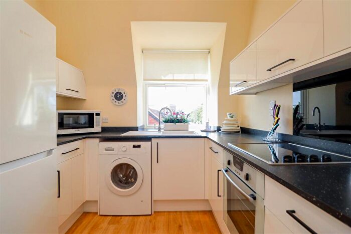 2 Bedroom Retirement Property For Sale In Guildford Road, Horsham, RH12