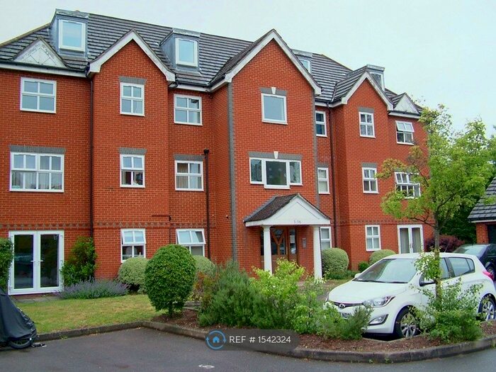 2 Bedroom Flat To Rent In Vale Farm Road, Woking, GU21