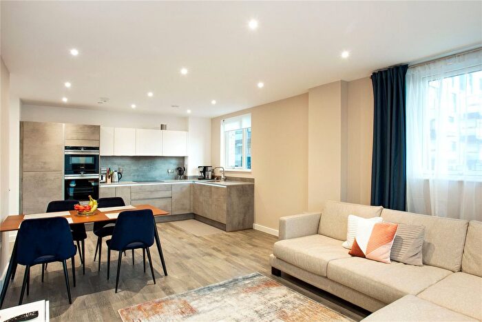 2 Bedroom Flat To Rent In Corbet Gardens, London, W3