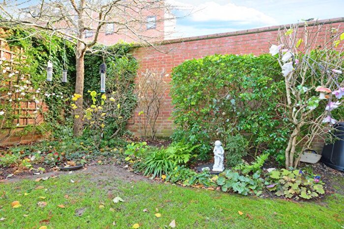 2 Bedroom Retirement Property For Sale In Spalding Court, Chelmsford, CM1