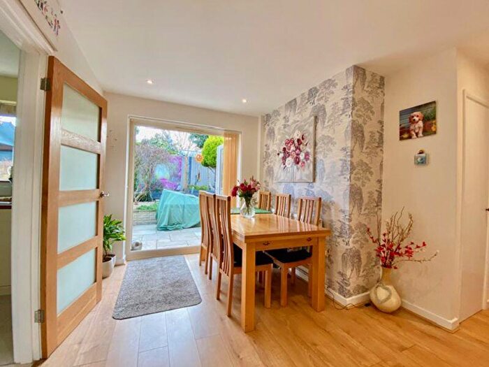 3 Bedroom Detached Bungalow For Sale In Stunning And Spacious Bungalow - Excellent Location, NG33