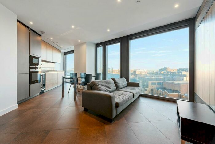 1 Bedroom Apartment For Sale In Chronicle Tower, City Road, London, EC1V