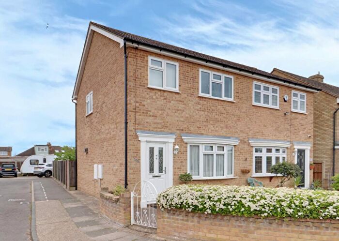 Semi-Detached House For Sale In Cardinal Way, Rainham, RM13