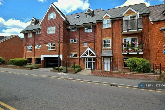 2 Bedroom Flat To Rent In Sydenham Road, Guildford, GU1