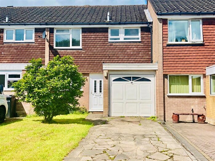 3 Bedroom Detached House To Rent In Highview, Vigo, DA13