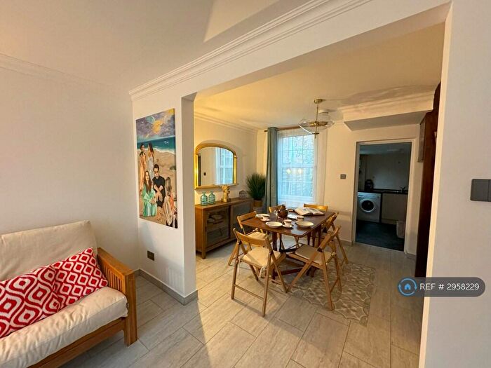 2 Bedroom Semi-Detached House To Rent In Frenchs Road, Cambridge, CB4