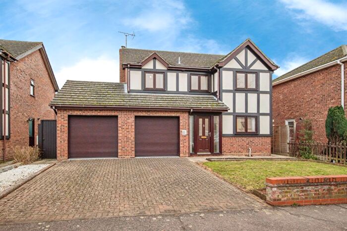 4 Bedroom Detached House For Sale In Mountbatten Drive, Colchester, CO2