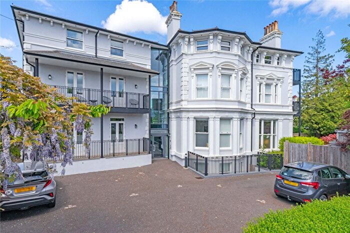 2 Bedroom Flat For Sale In Landsdowne Road, Tunbridge Wells, Kent, TN1