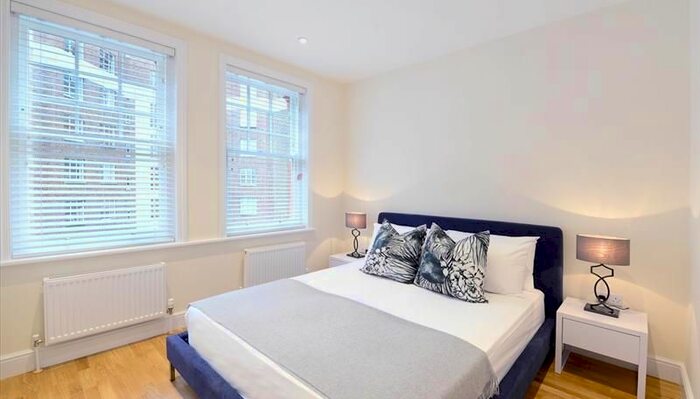 3 Bedroom Flat To Rent In Hamlet Gardens, Ravenscourt Park, W6