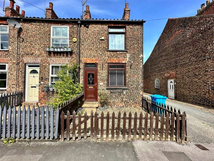 2 Bedroom House To Rent In Mill Lane, Beverley, East Riding Of Yorkshire, HU17