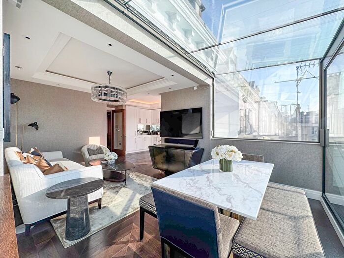 2 Bedroom Flat To Rent In Prince Of Wales Terrace, London, W8