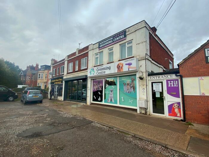 3 Bedroom Apartment To Rent In Weedon Road, Northampton, NN5