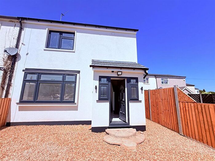 4 Bedroom Property To Rent In Preston Road, Shepperton, TW17