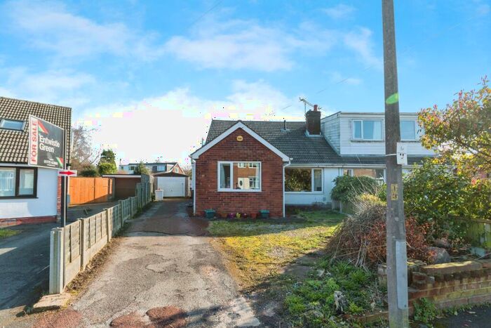 5 Bedroom Bungalow For Sale In St. Annes Road, Leyland, Lancashire, PR25