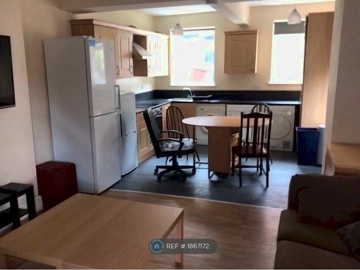 5 Bedroom Semi-Detached House To Rent In The. Nook, Sheffield, S10