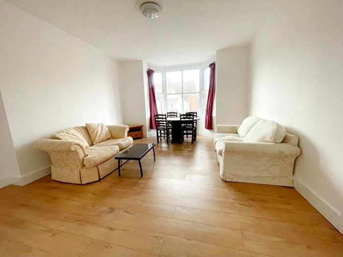 1 Bedroom Flat To Rent In Thorncliffe Road, Nottinghamshire, Sherwood Nottingham, NG3