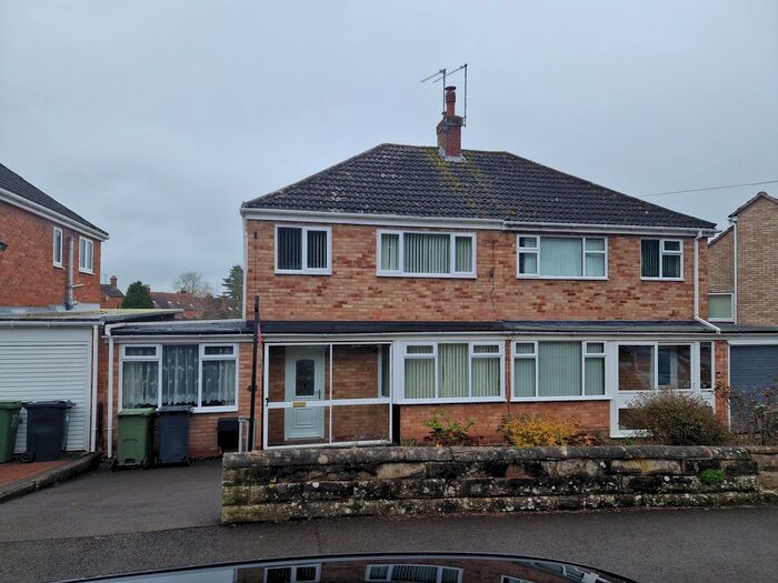 3 Bedroom Semi-Detached House To Rent In Vicarage Crescent, Redditch, B97