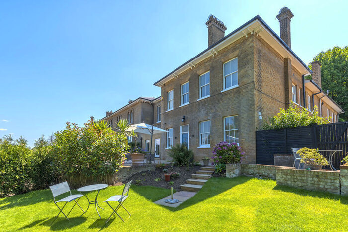 5 Bedroom Semi-Detached House For Sale In Longcross Road, Longcross, KT16