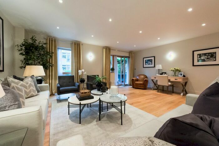 3 Bedroom Flat To Rent In Harrowby Street, Marylebone, W1H