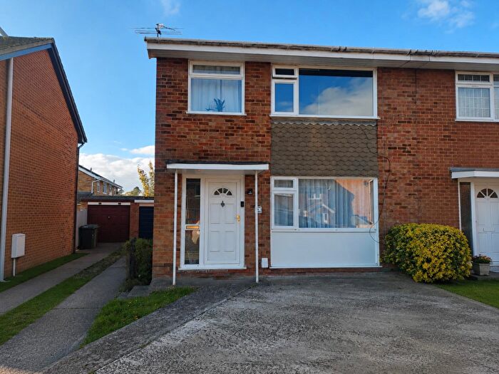 3 Bedroom Semi-Detached House For Sale In Cowden Road, Maidstone, ME14