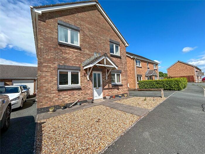4 Bedroom Detached House For Sale In Skomer Drive, Milford Haven, Pembrokeshire, SA73