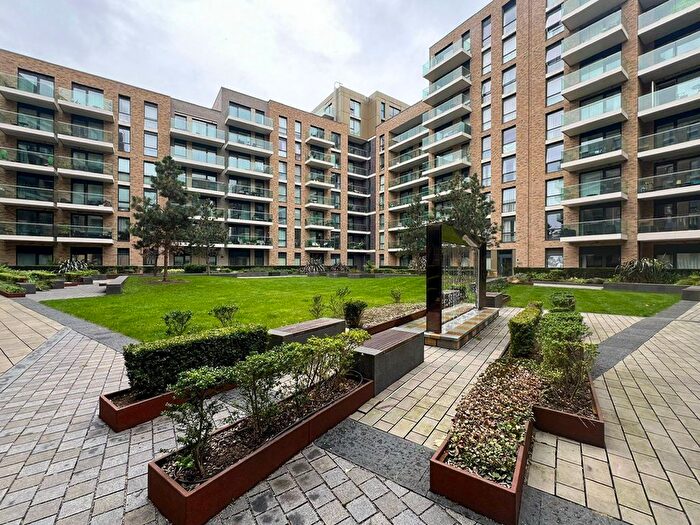 1 Bedroom Flat To Rent In Hamond Court, Queenshurst Square, Kingston Upon Thames, KT2