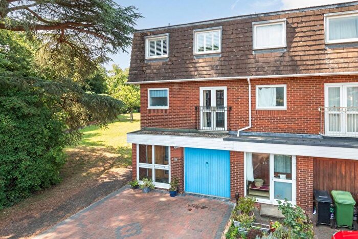 4 Bedroom Terraced House For Sale In Bailie Close, Abingdon, OX14
