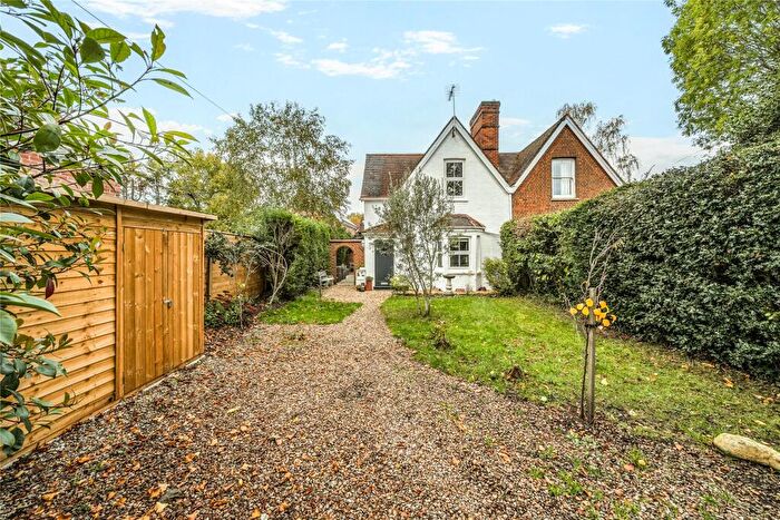 3 Bedroom Semi Detached House For Sale In Send Barns Lane, Send, Surrey, GU23