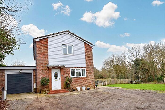 4 Bedroom Detached House To Rent In Hills Lane, Northwood, HA6