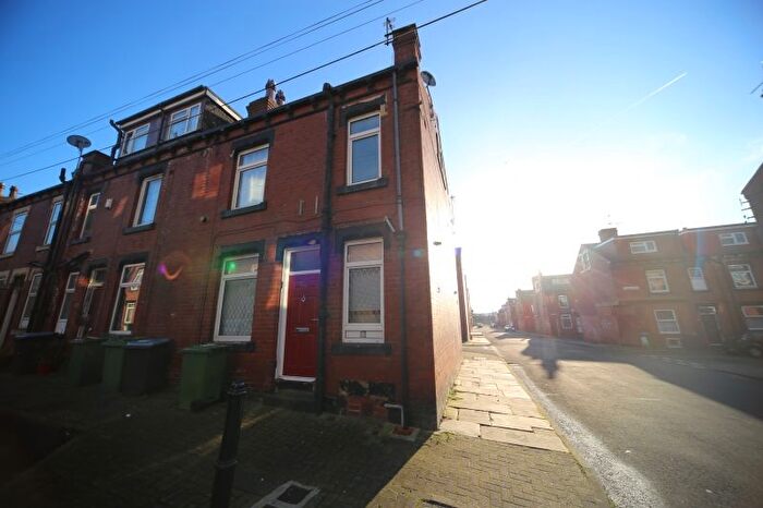 2 Bedroom Terraced House To Rent In Harold View, Hyde Park, Leeds, LS6