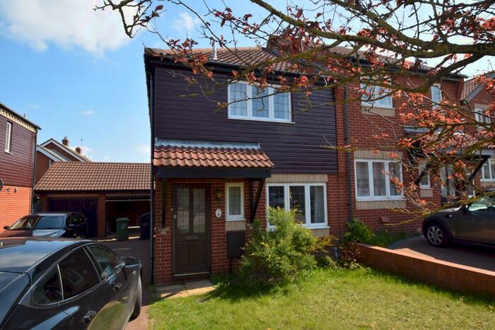 2 Bedroom Semi-Detached House To Rent In Blackberry Grove, Cromer, Norwich, NR27