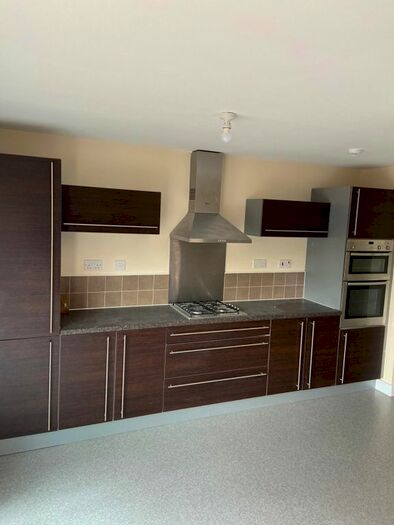 6 Bedroom Semi-Detached House To Rent In Cawood Drive, Wath-Upon-Dearne, S63