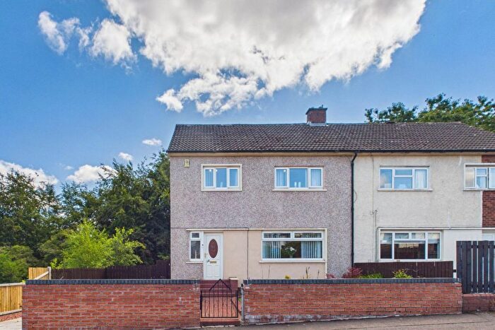 3 Bedroom Semi-Detached House For Sale In Backmuir Road, Hamilton, ML3