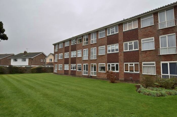 2 Bedroom Flat To Rent In Grove Road, Barton On Sea, New Milton, Hampshire., BH25