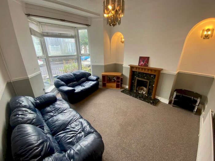 4 Bedroom Property To Rent In Aylesbury Road, Brynmill, Swansea, SA2