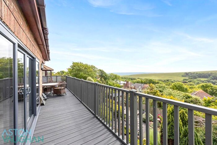 4 Bedroom Detached House For Sale In Wanderdown Road, Ovingdean, BN2