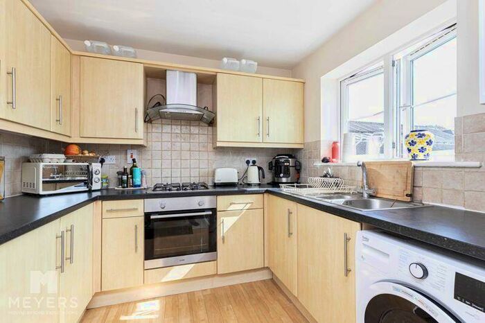 2 Bedroom Apartment To Rent In Woodside Road, Southbourne, BH5