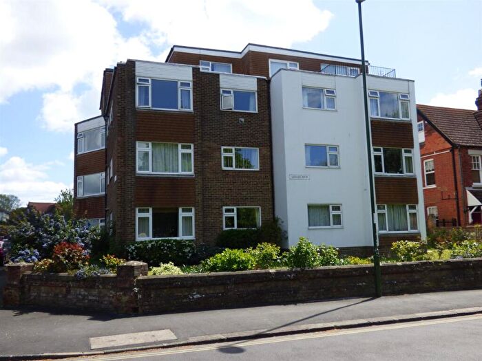1 Bedroom Apartment To Rent In Granville Road, Littlehampton, BN17