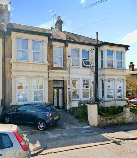 1 Bedroom Studio To Rent In York Road, Southend-On-Sea, Essex, SS1