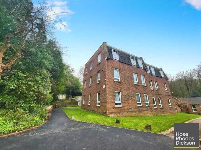 2 Bedroom Apartment To Rent In Whitcombe Road, Carisbrooke, PO30