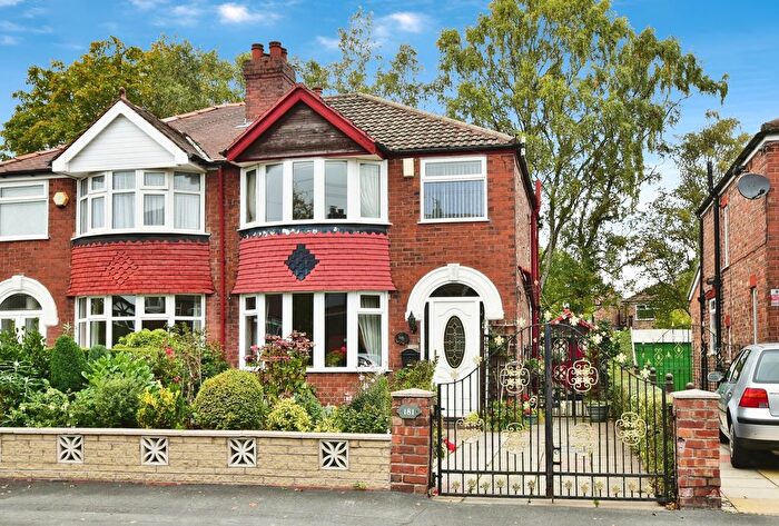 3 Bedroom Semi-Detached House For Sale In Sylvan Avenue, Timperley, Altrincham, WA15