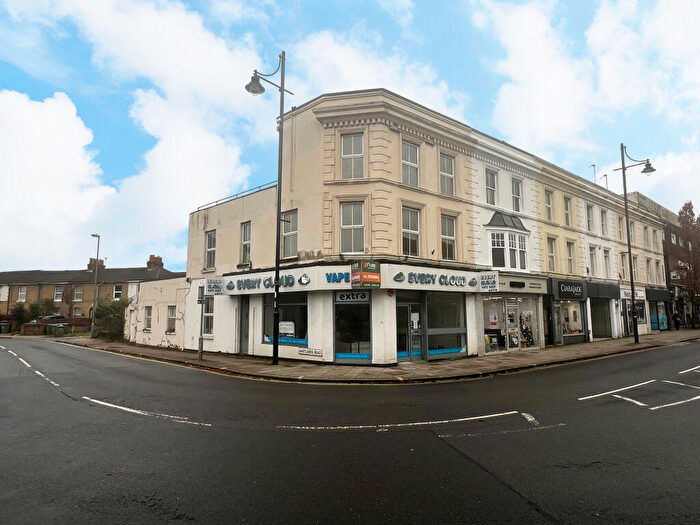 3 Bedroom Flat To Rent In West Street, Fareham, Hampshire, PO16