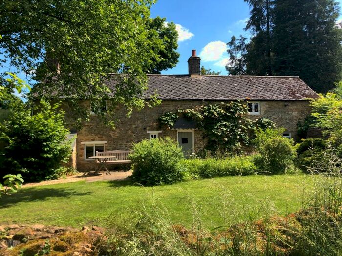 3 Bedroom Detached House For Sale In Little Tew, Chipping Norton, Oxfordshire, OX7