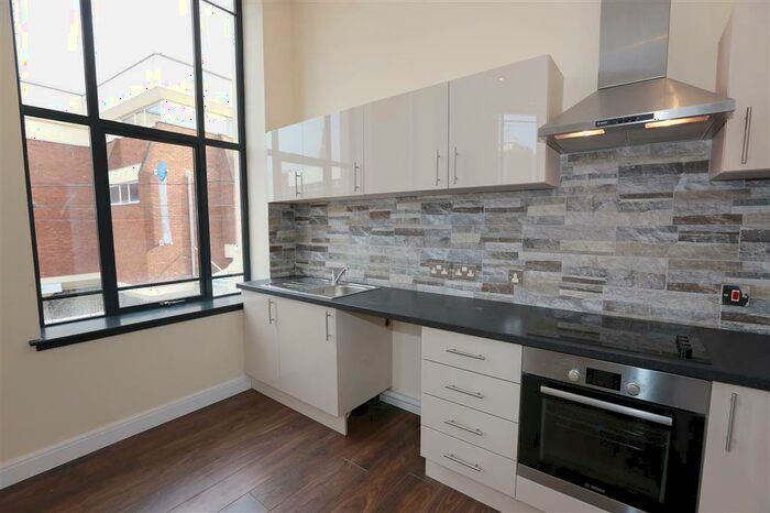 2 Bedroom Flat To Rent In High Street, Kidderminster, DY10