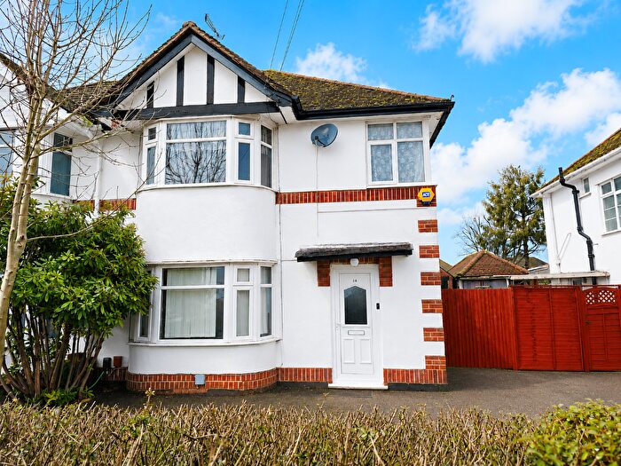3 Bedroom Semi-Detached House To Rent In Parkland Avenue, Slough, Berkshire, SL3