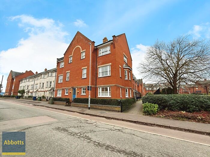 2 Bedroom Flat To Rent In Ravensworth Gardens, Cambridge, CB1