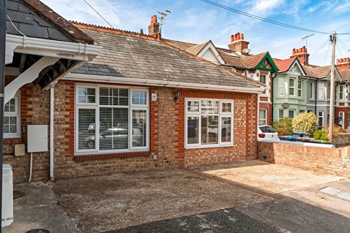 1 Bedroom Flat For Sale In Kingsland Road, Worthing, BN14