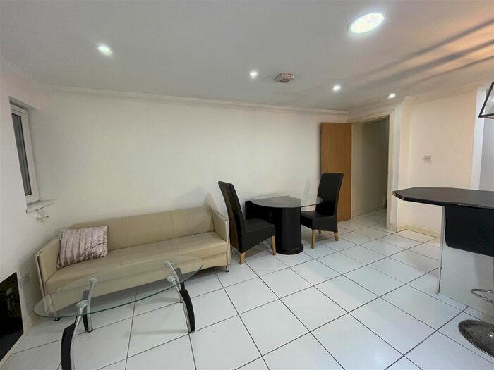 1 Bedroom Flat To Rent In Richmond Road, Cathays, Cardiff, CF24